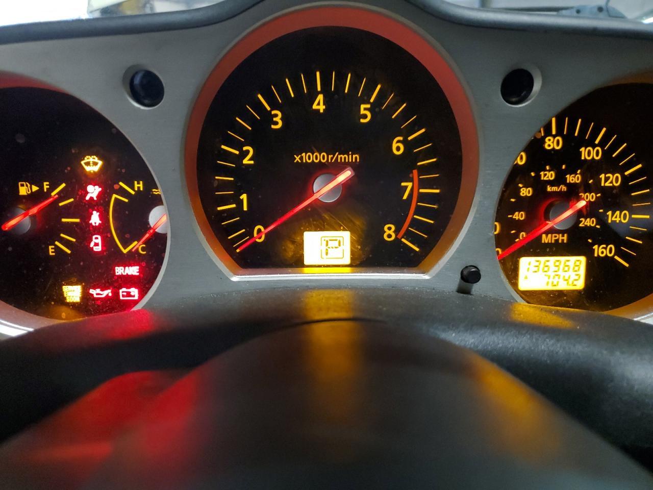 2004 NISSAN Z