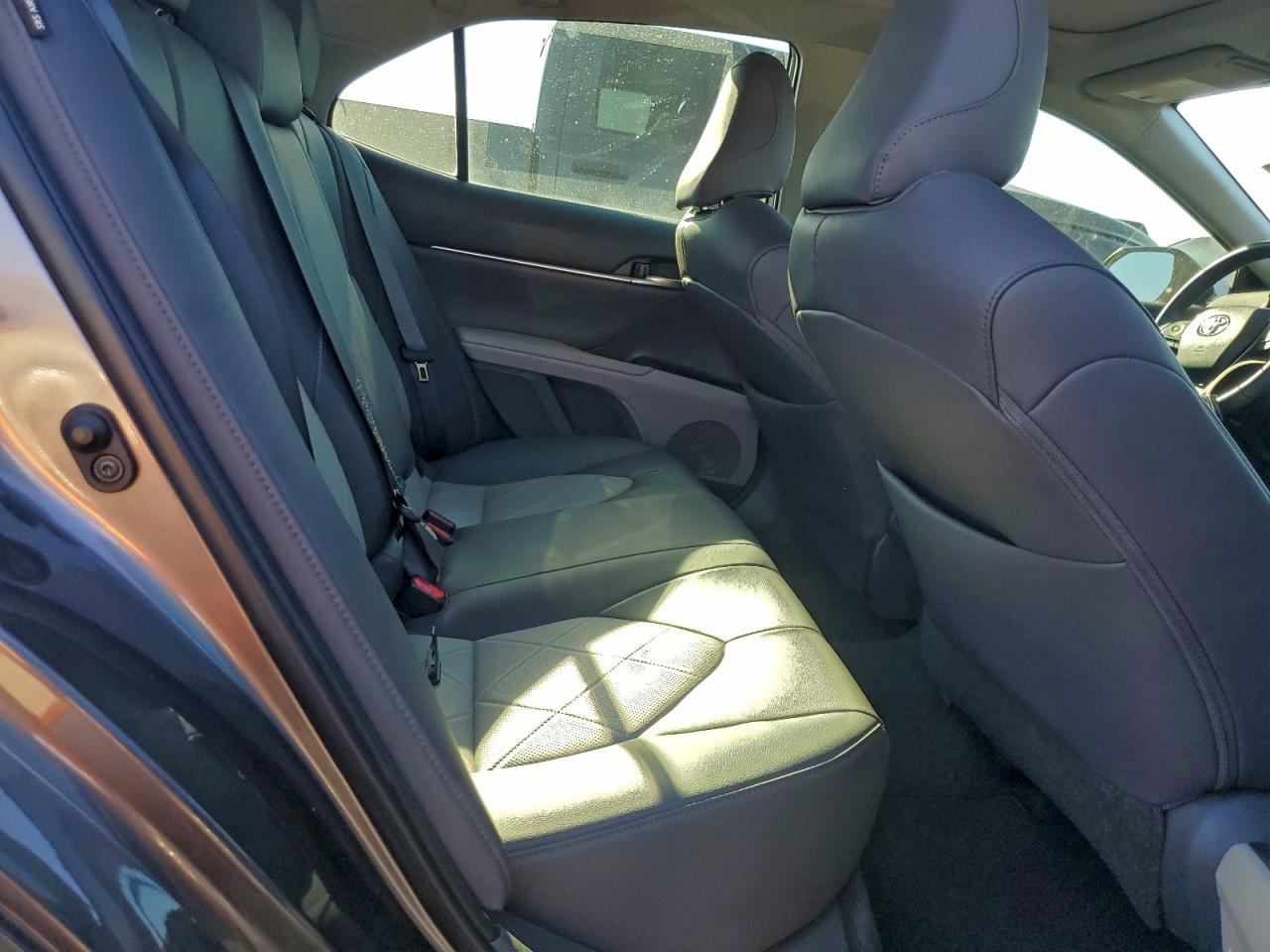 2019 TOYOTA CAMRY