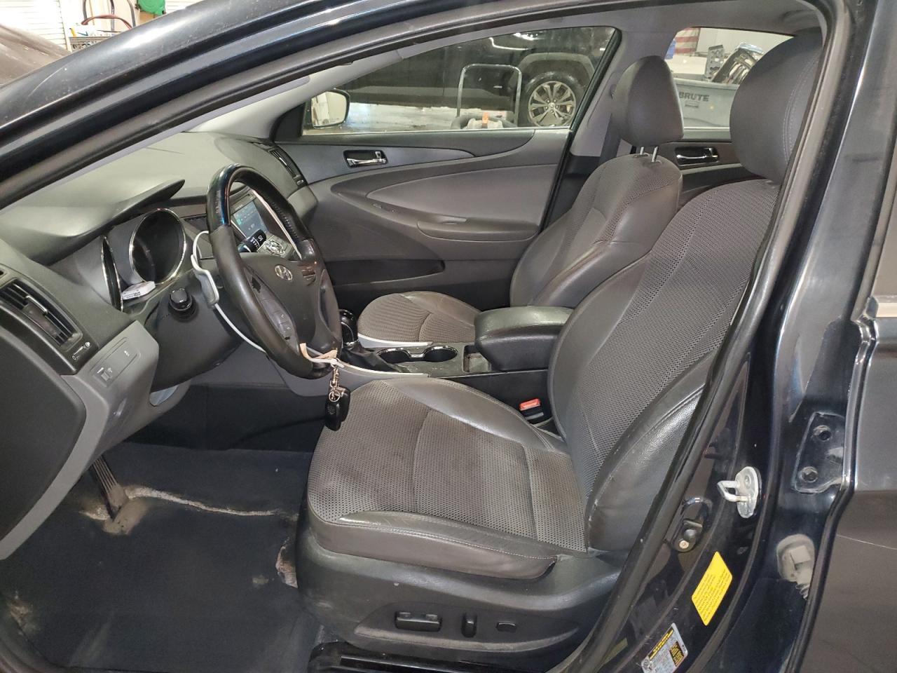 2011 HYUNDAI SONATA