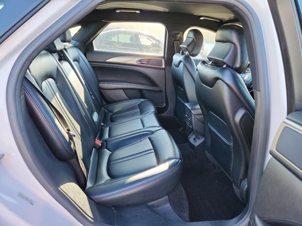 2017 LINCOLN MKZ