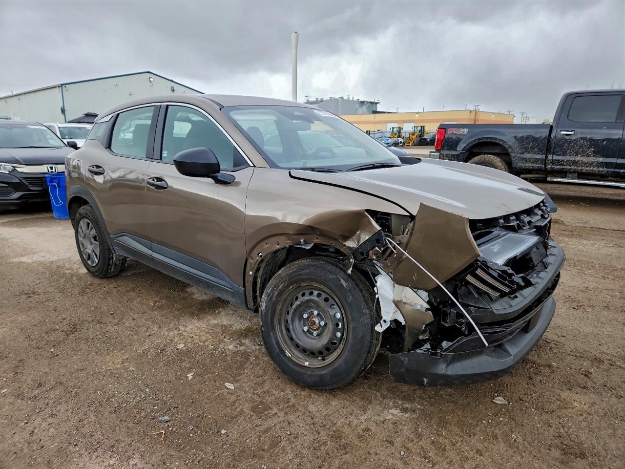 2025 NISSAN KICKS