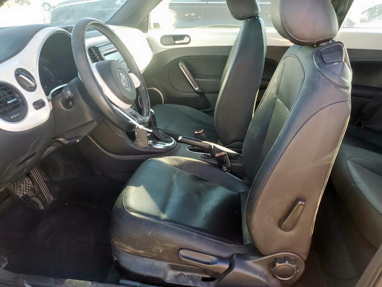 2012 VOLKSWAGEN Beetle