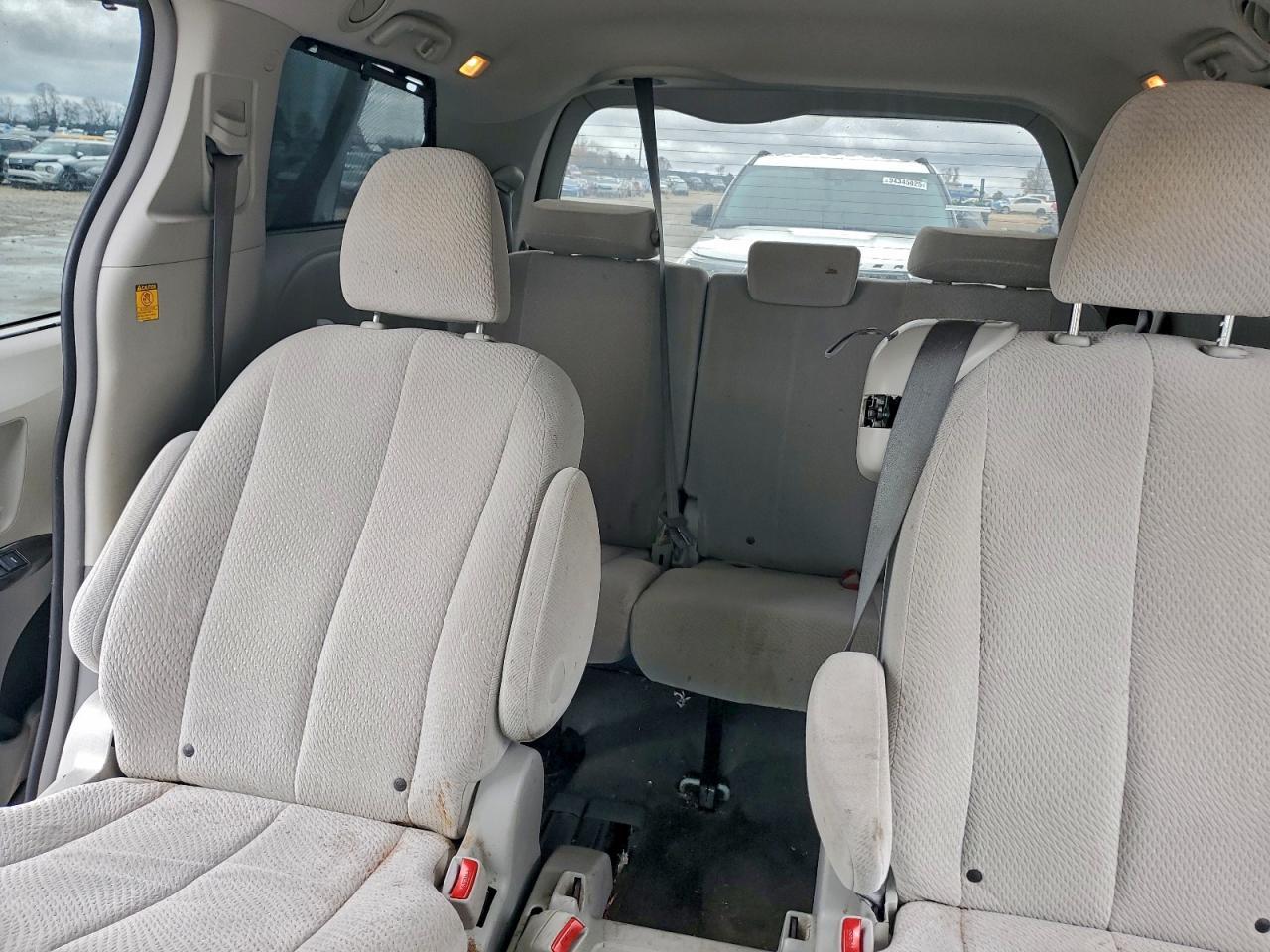 2013 TOYOTA SIENNA