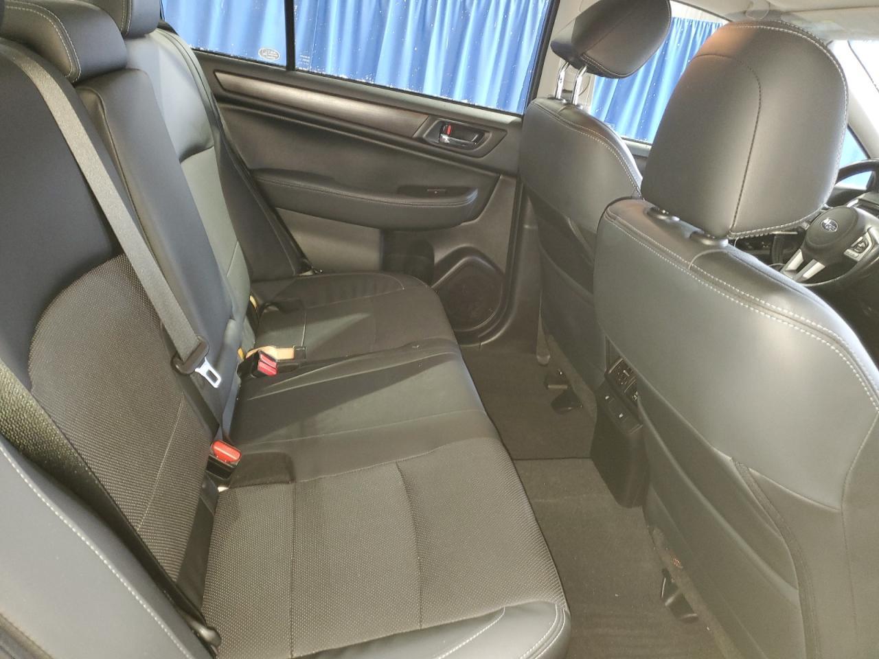 2016 SUBARU Legacy