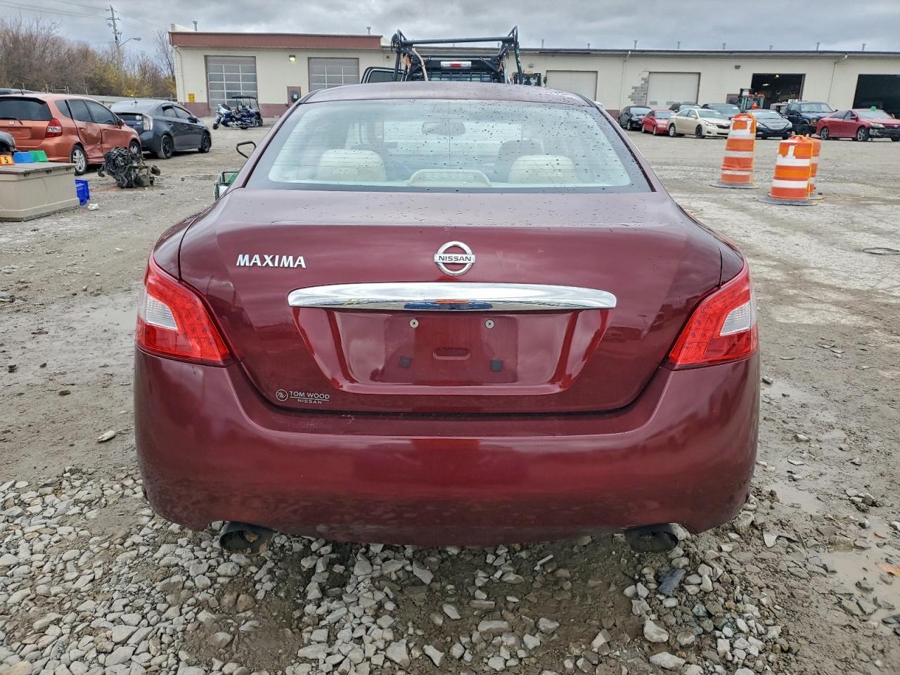 2010 NISSAN Maxima