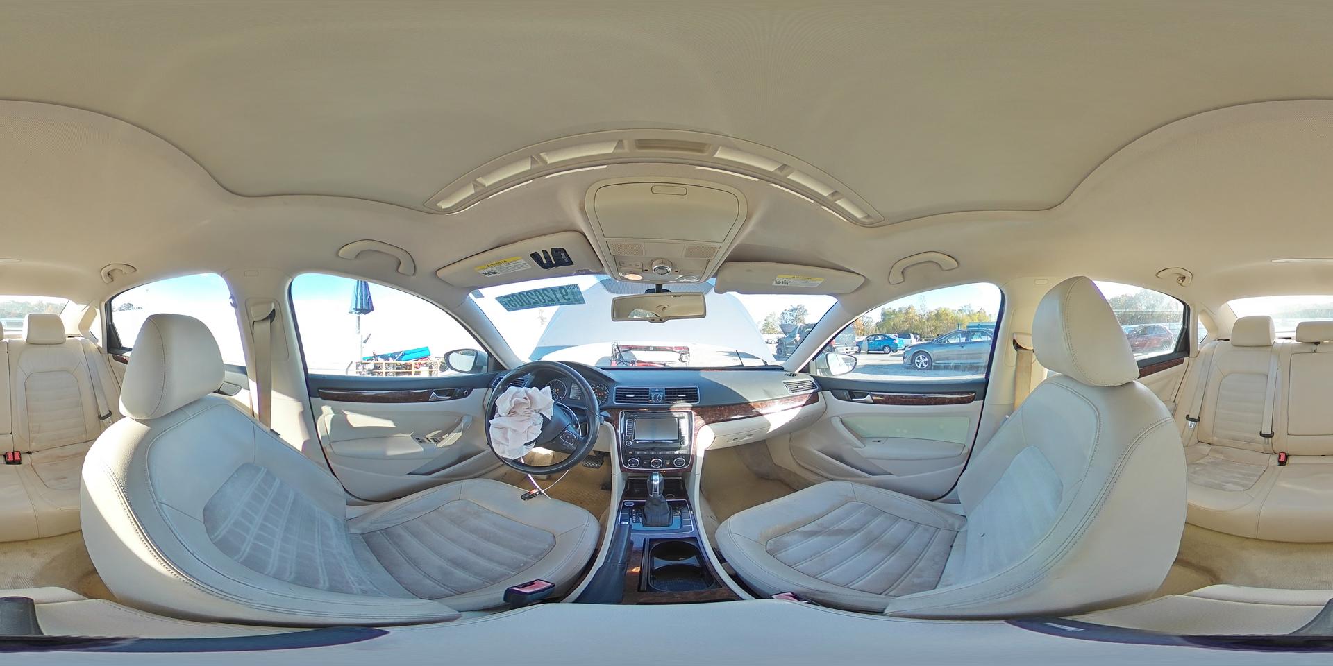 2012 VOLKSWAGEN Passat
