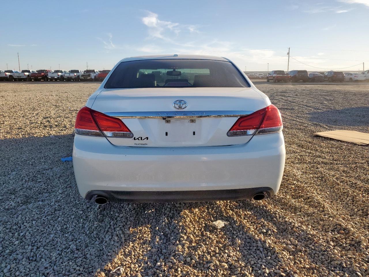 2012 TOYOTA Avalon