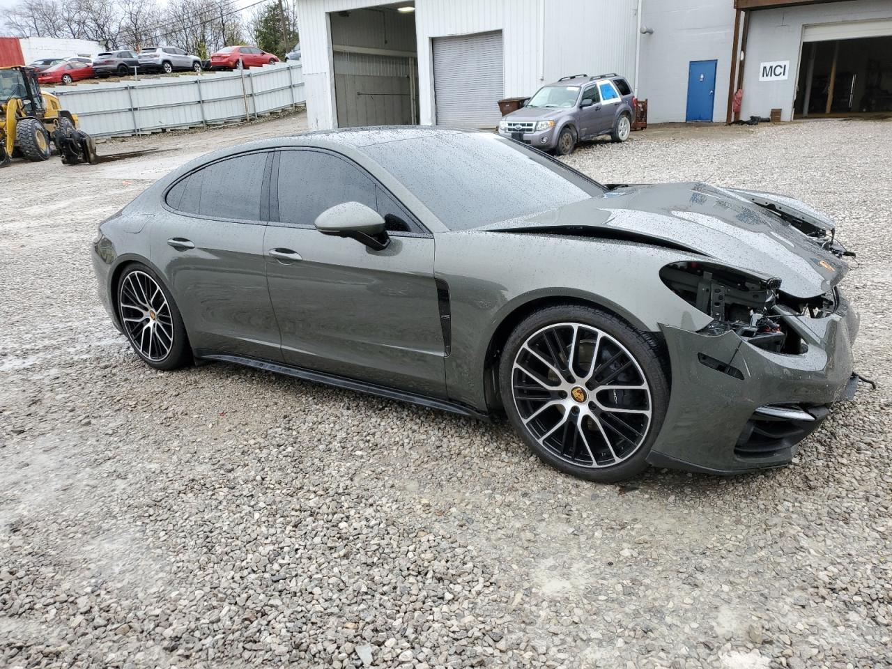 2023 PORSCHE Panamera