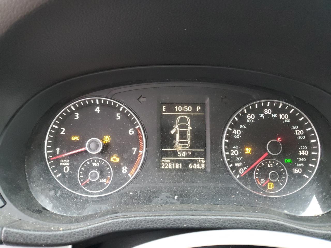 2012 VOLKSWAGEN Passat