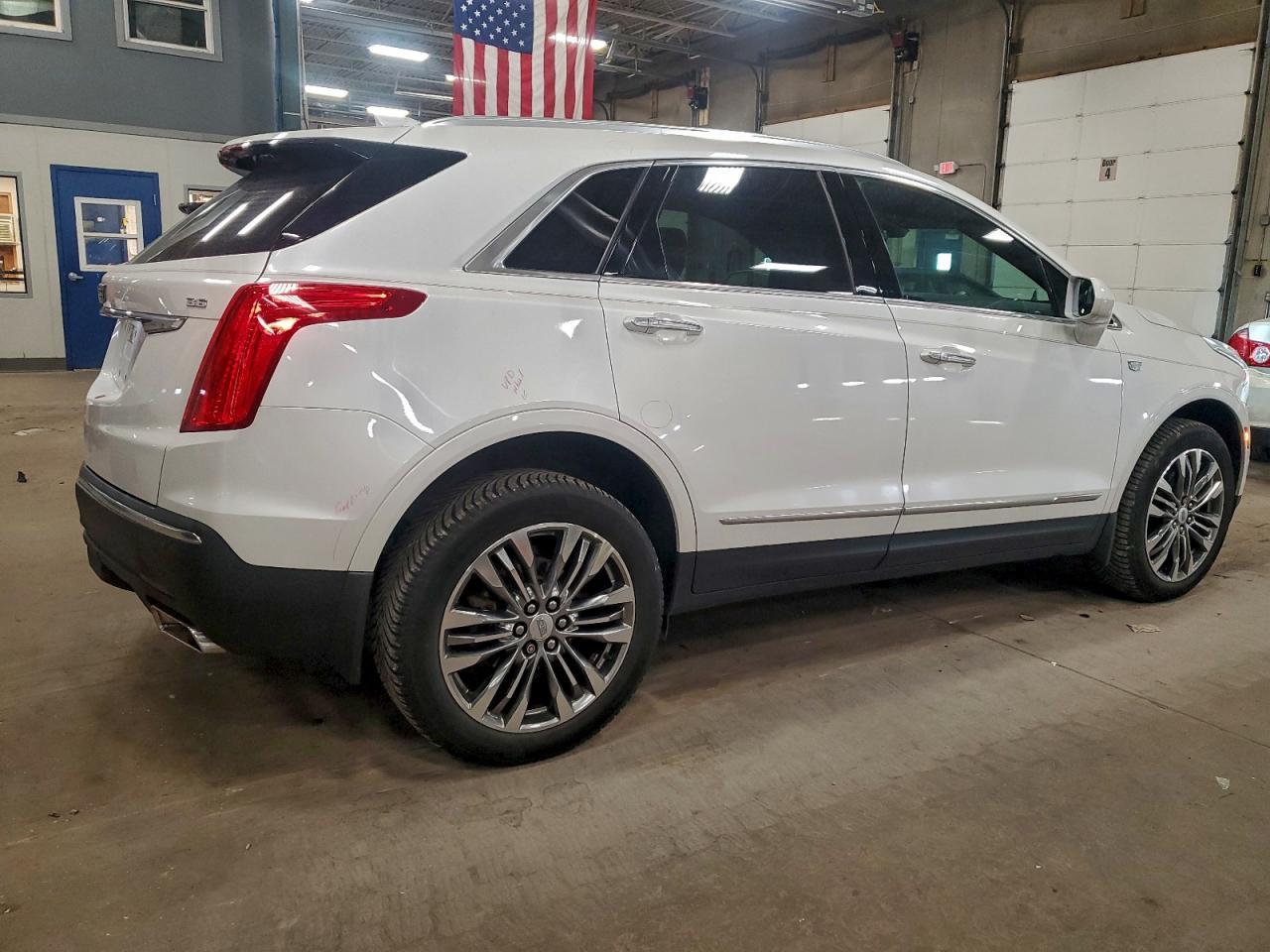 2017 CADILLAC XT5