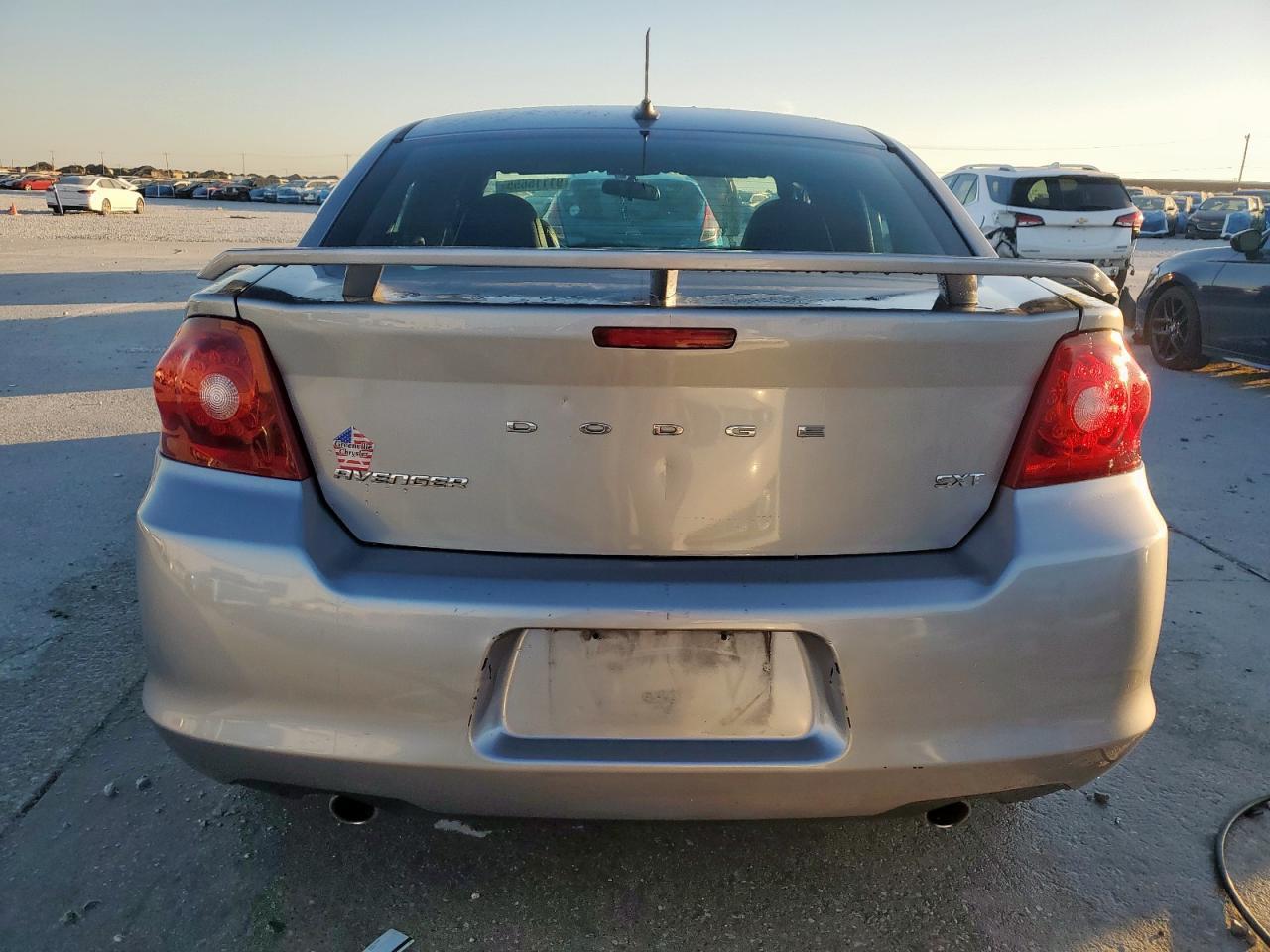 2014 DODGE Avenger