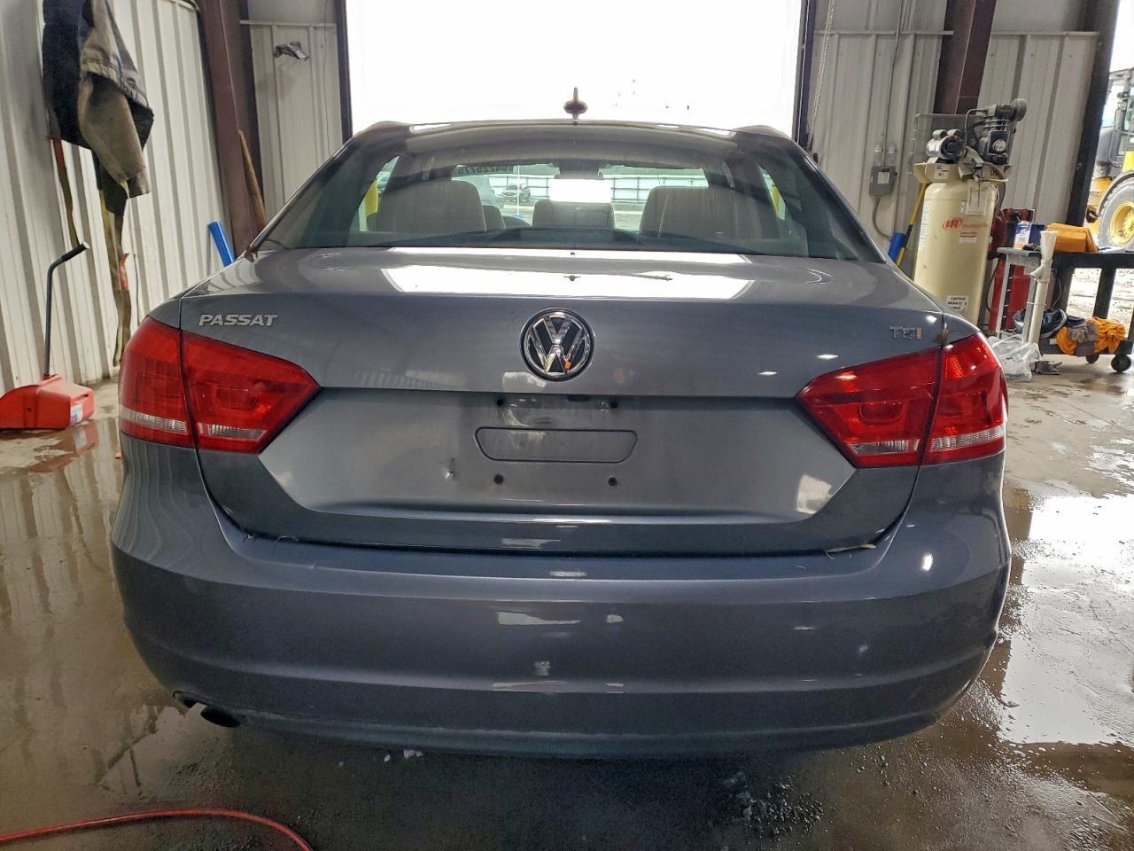 2015 VOLKSWAGEN Passat