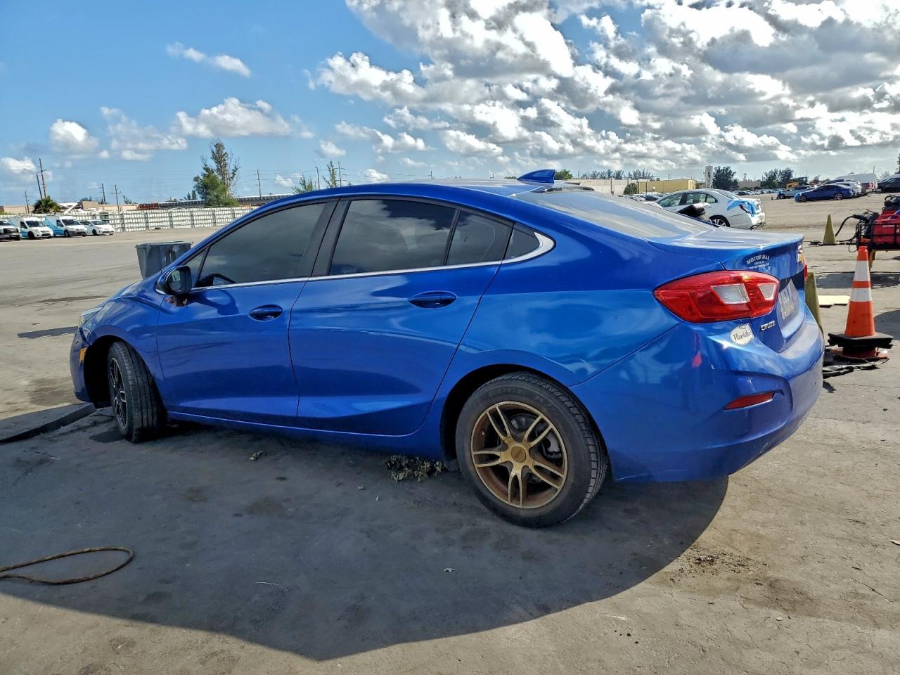 2017 CHEVROLET CRUZE