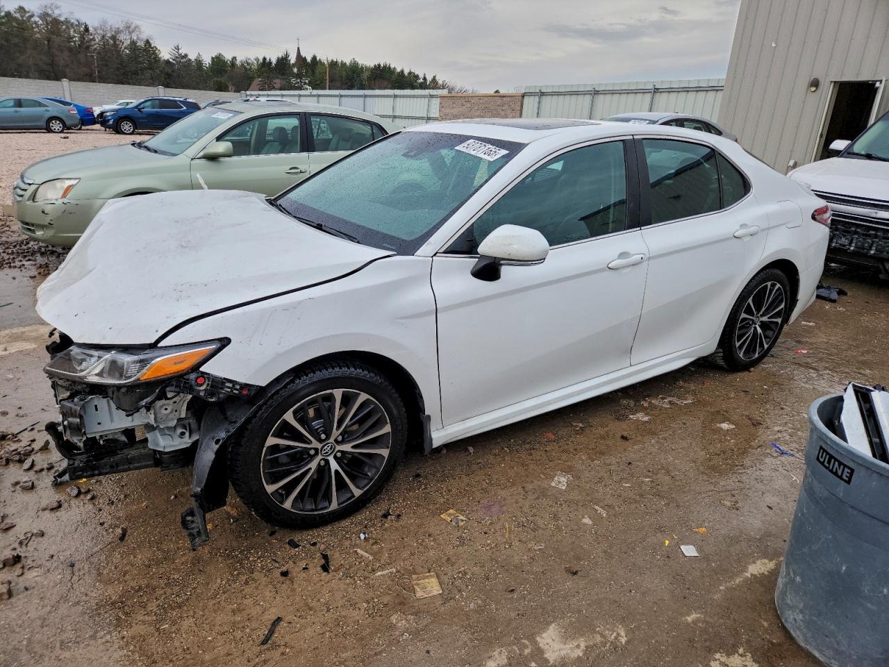 2018 TOYOTA CAMRY