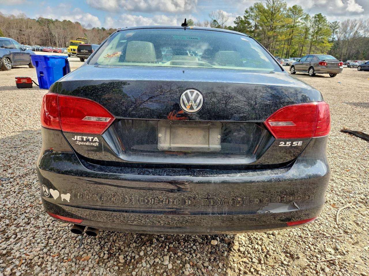 2011 VOLKSWAGEN JETTA