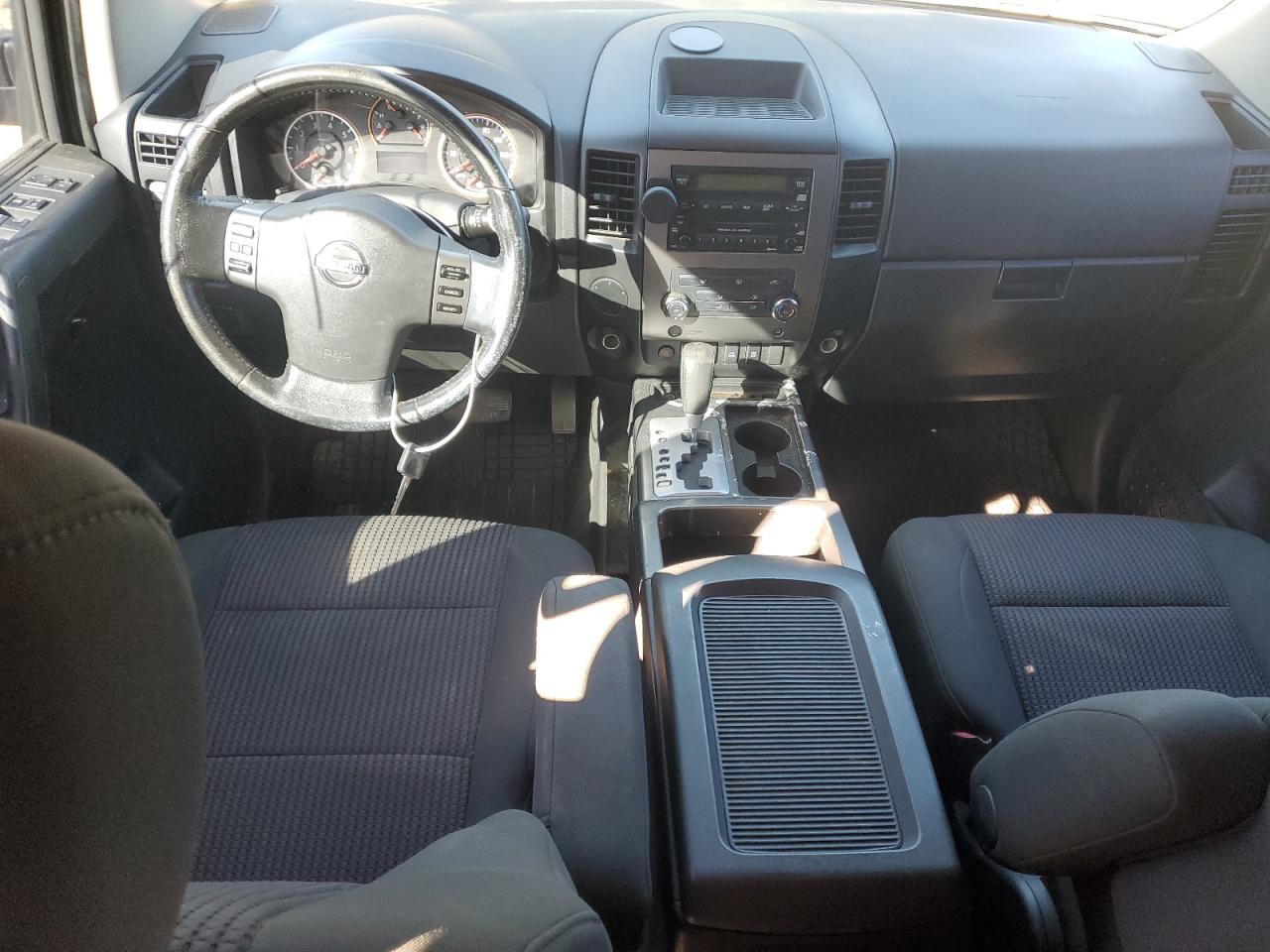 2011 NISSAN Titan