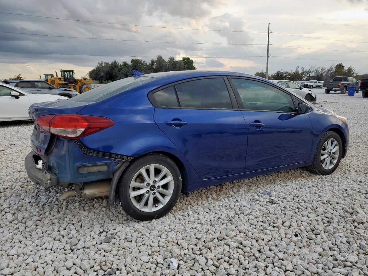 2017 KIA FORTE