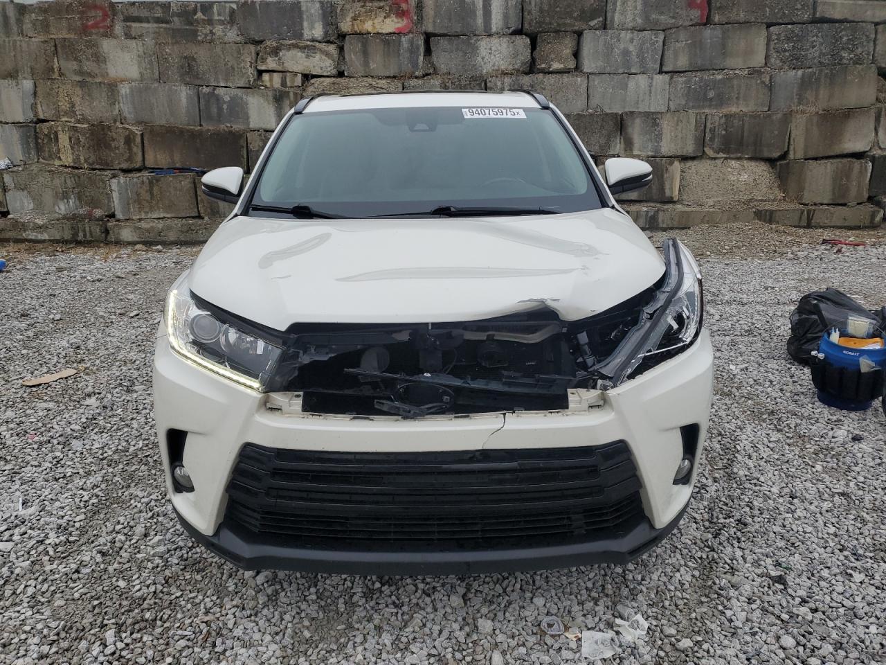 2017 TOYOTA HIGHLANDER
