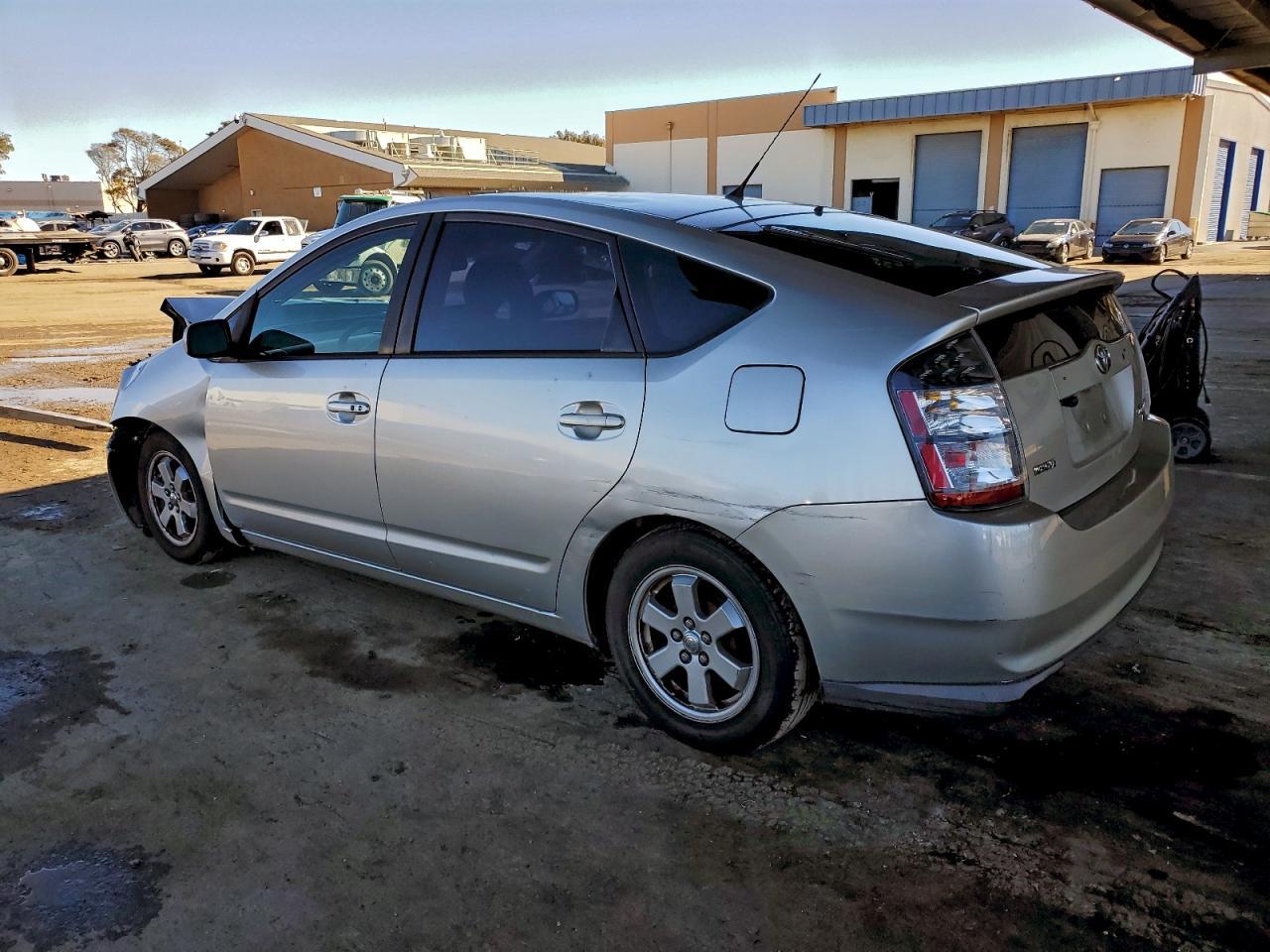 2004 TOYOTA PRIUS