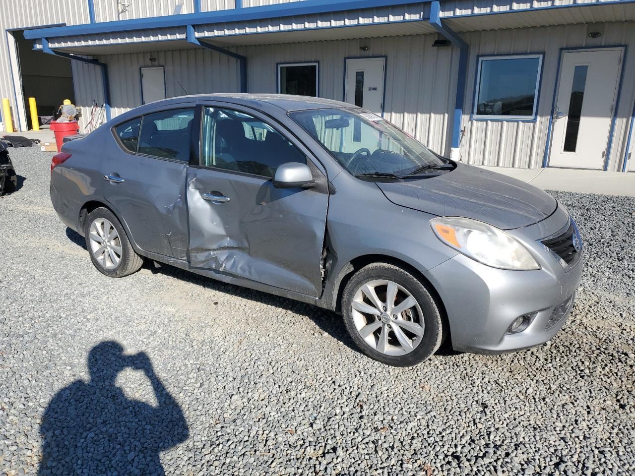 2014 NISSAN VERSA