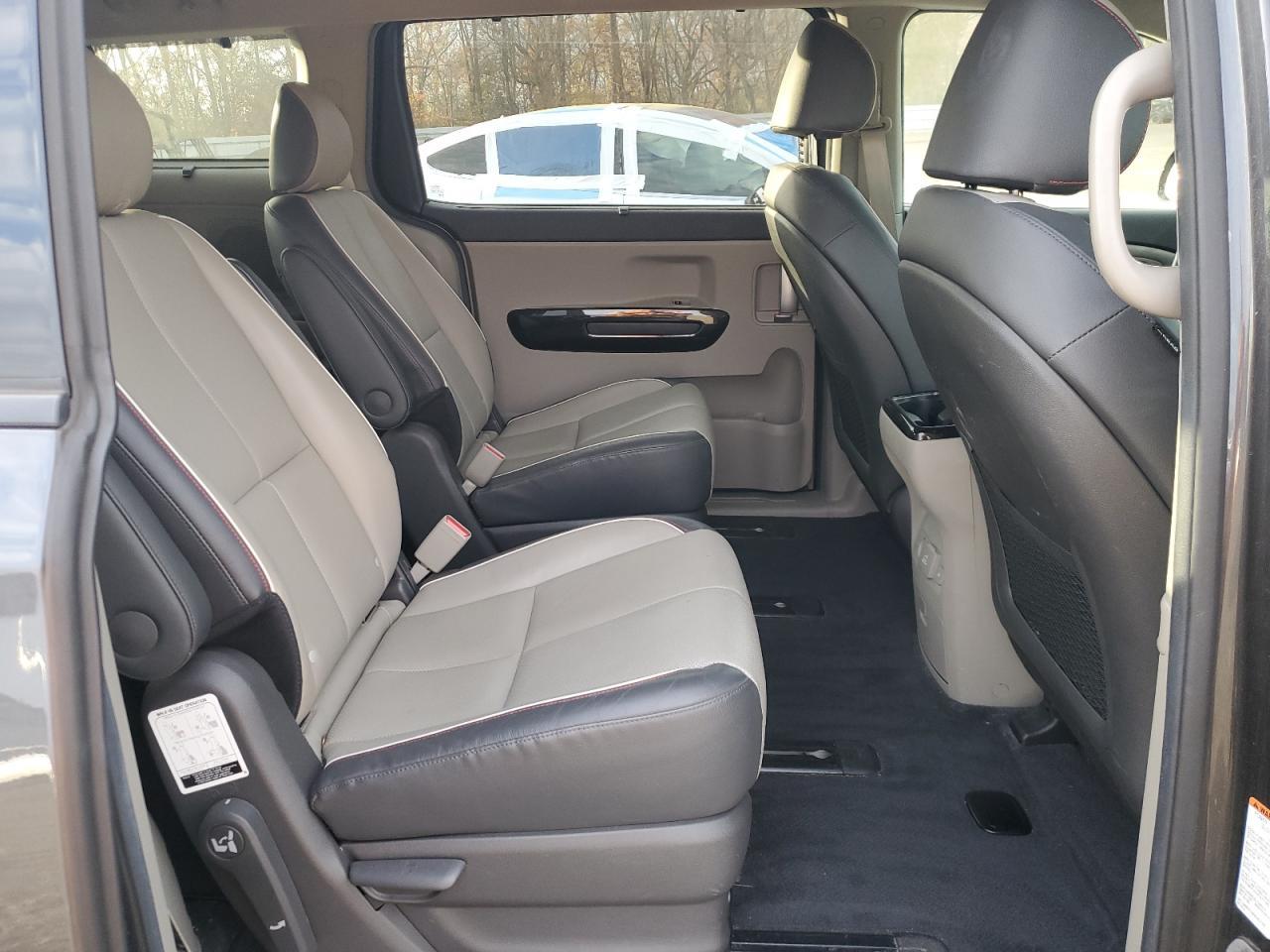 2018 KIA SEDONA