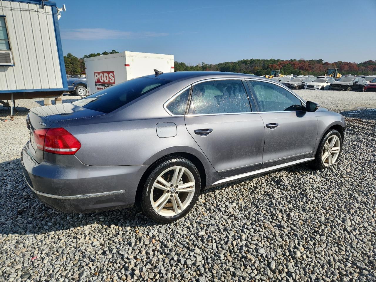 2012 VOLKSWAGEN Passat