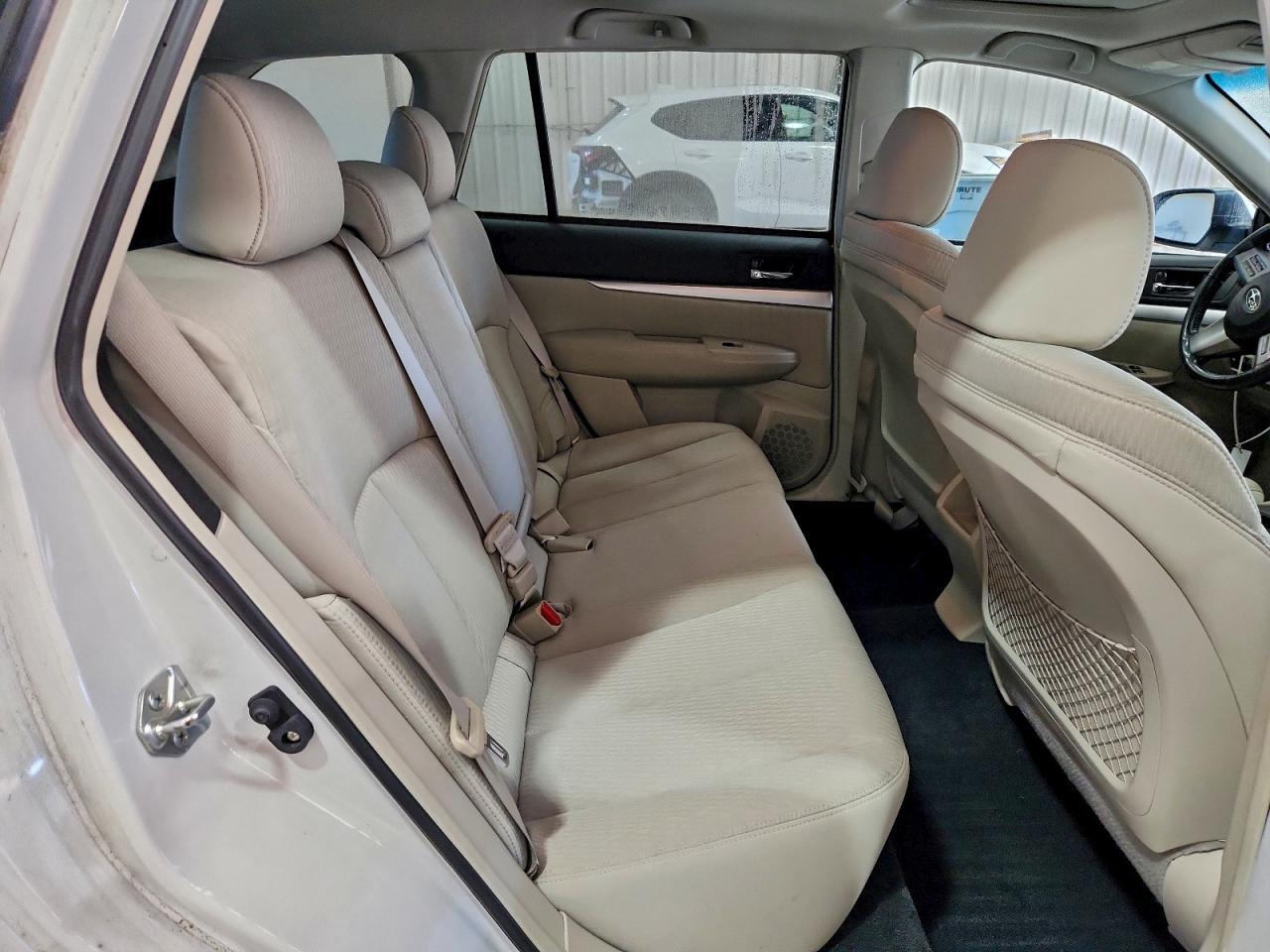 2011 SUBARU Outback
