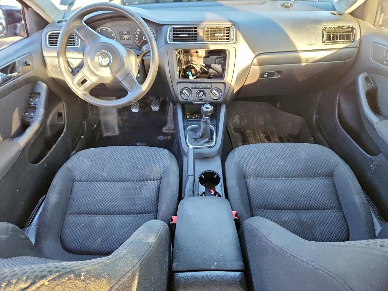 2011 VOLKSWAGEN JETTA