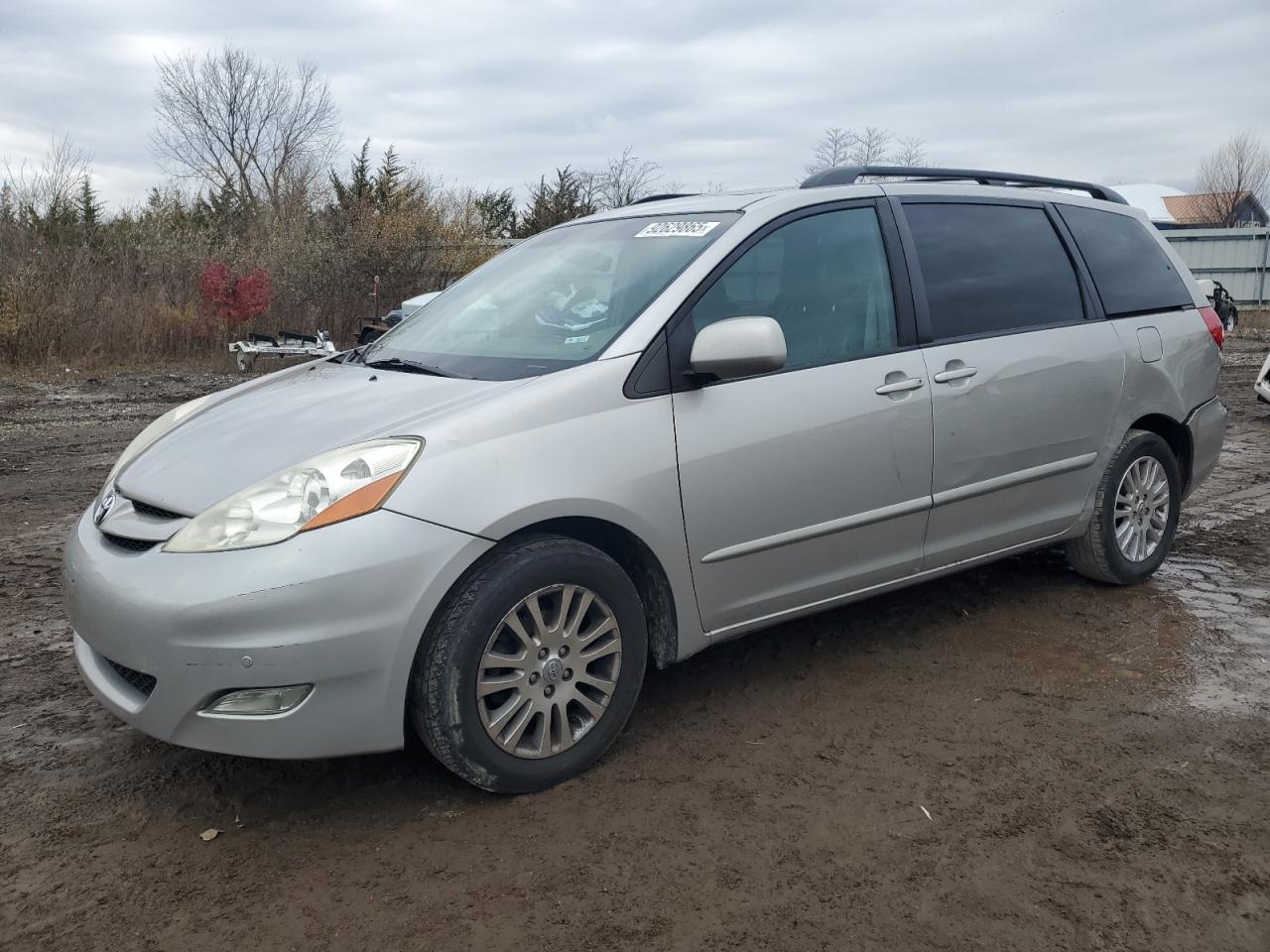 2010 TOYOTA SIENNA