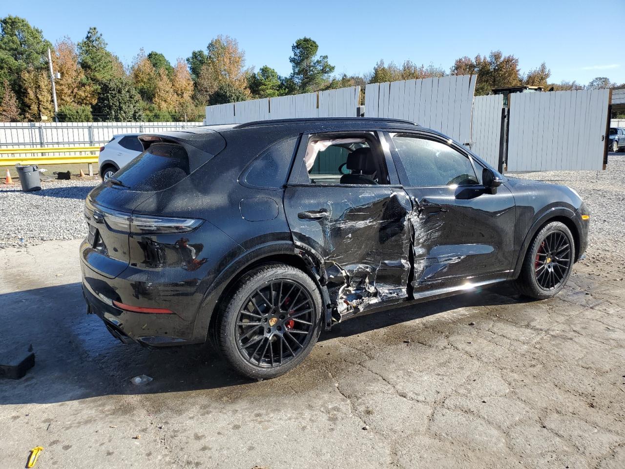 2021 PORSCHE CAYENNE