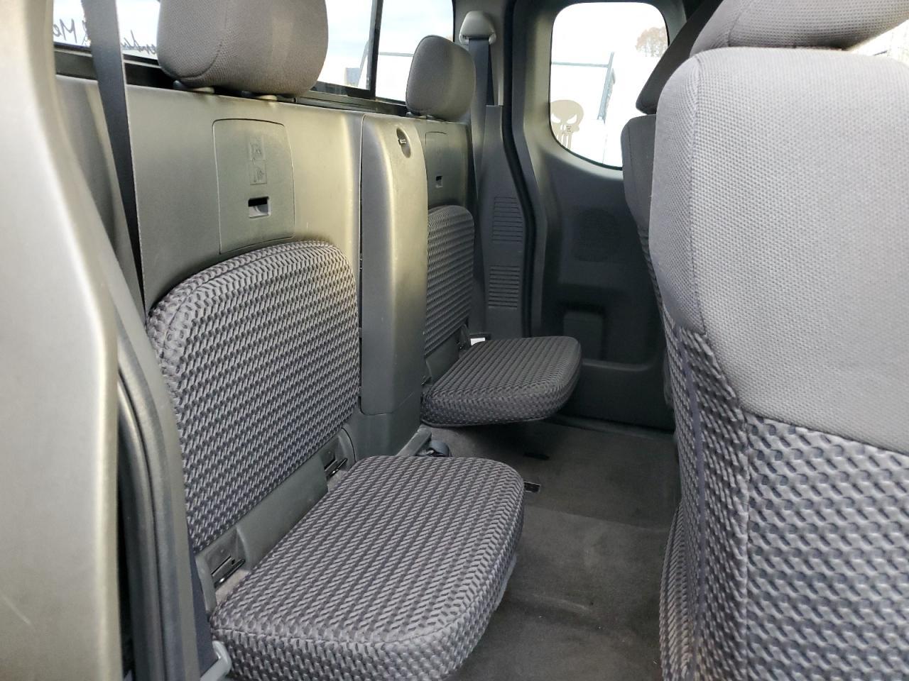 2015 NISSAN Frontier