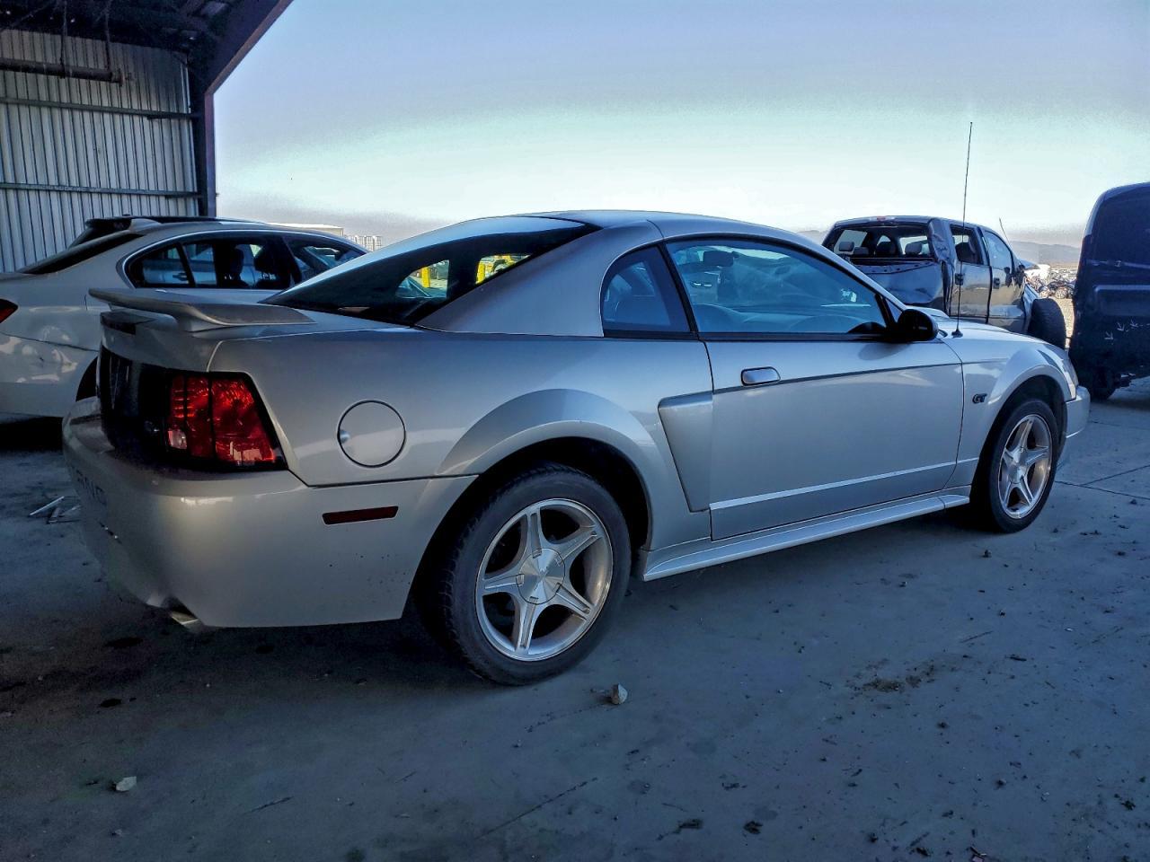 2000 FORD MUSTANG
