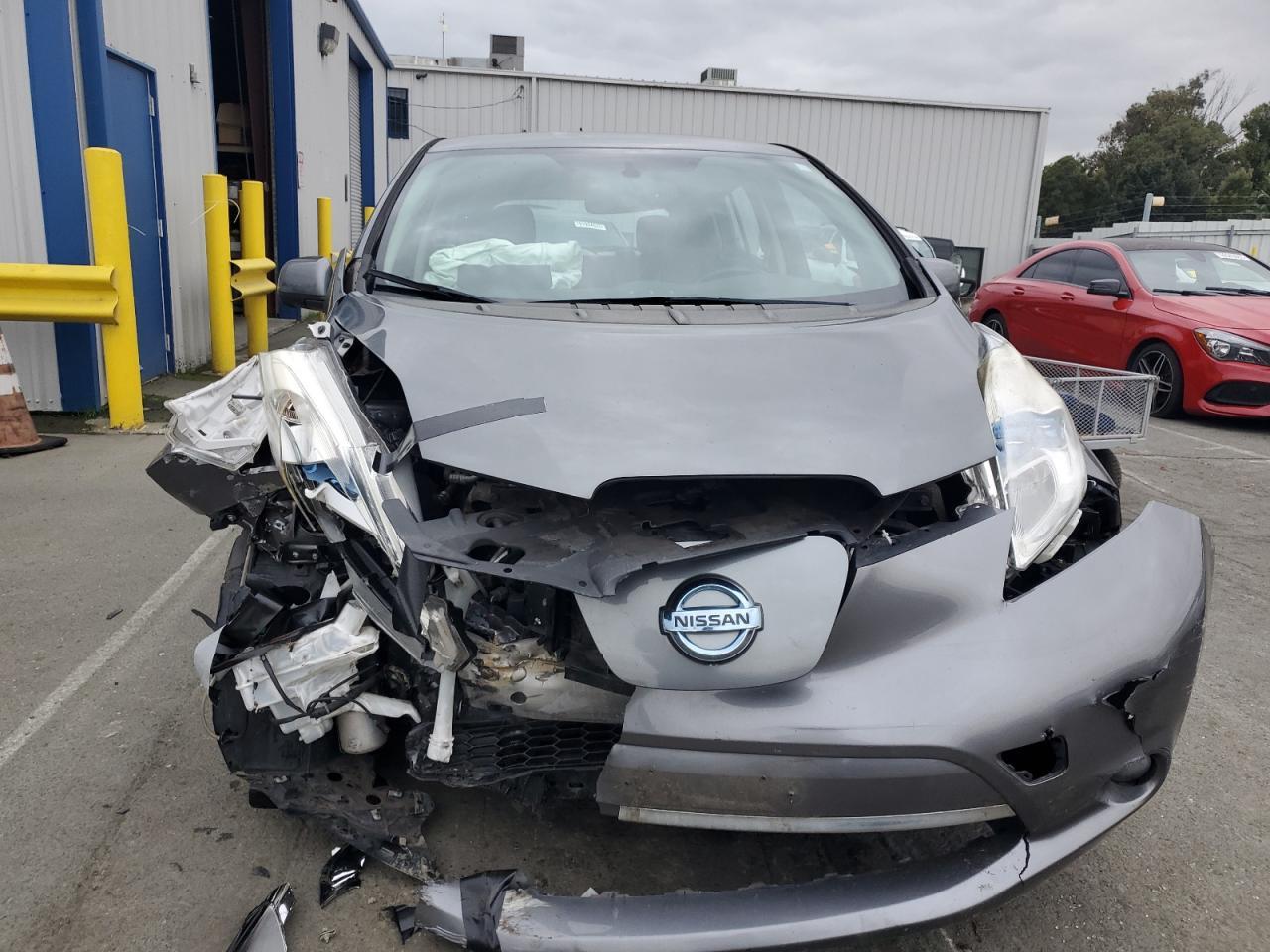 2015 NISSAN LEAF
