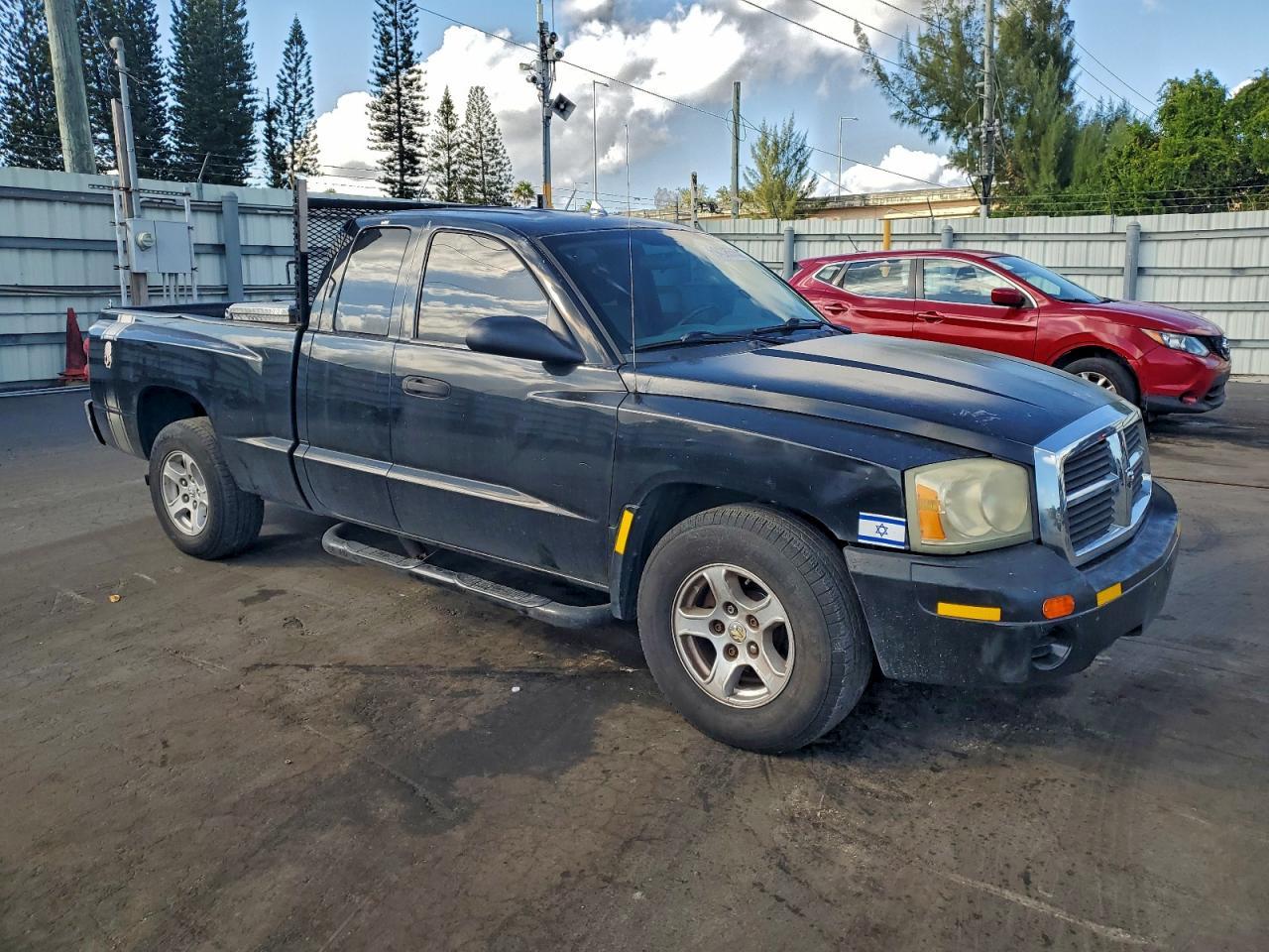 2005 DODGE Dakota
