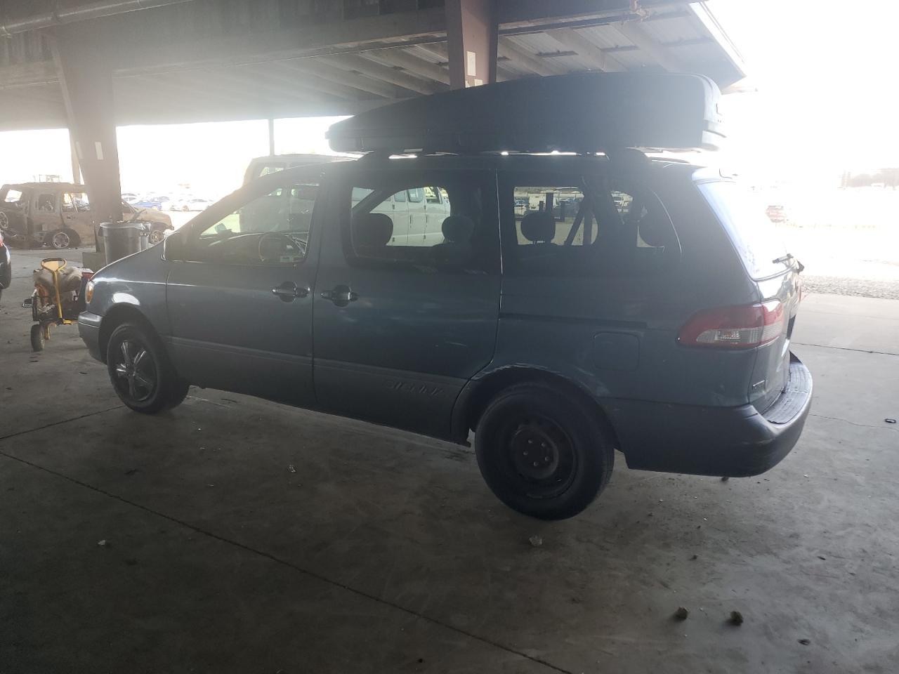 2003 TOYOTA SIENNA