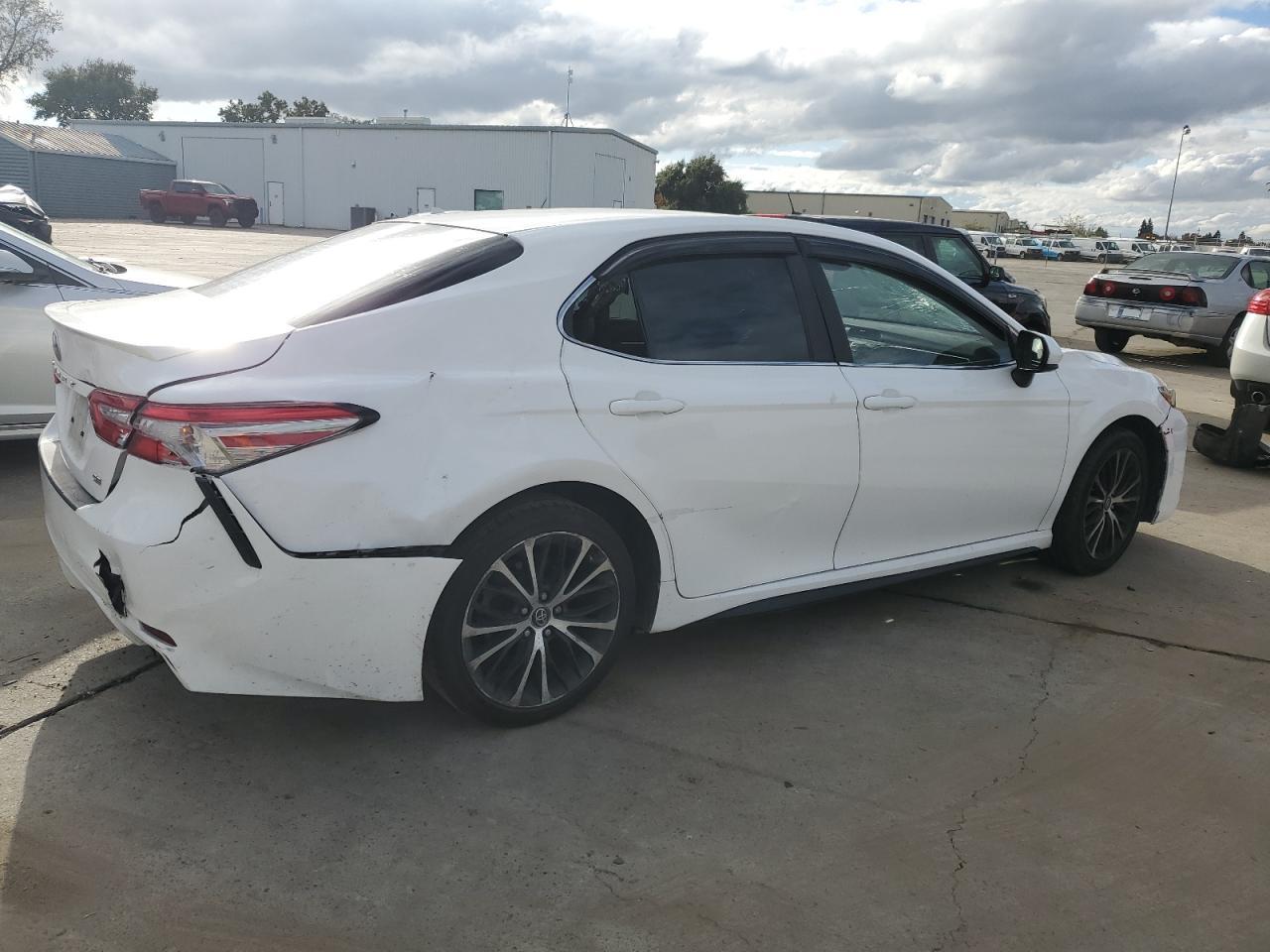 2018 TOYOTA CAMRY