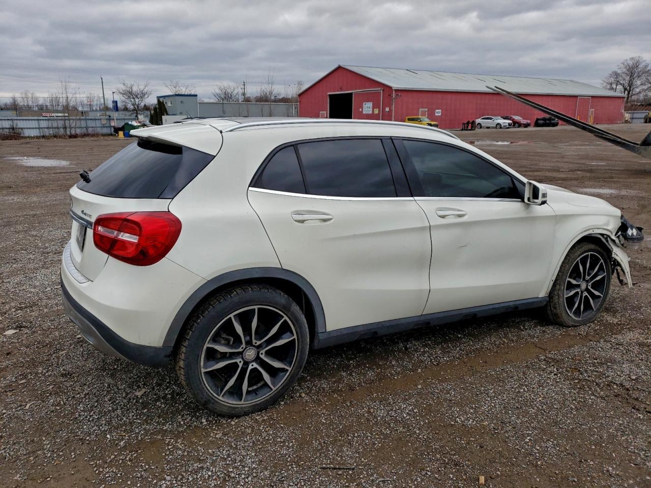 2016 MERCEDES-BENZ GLA-Class