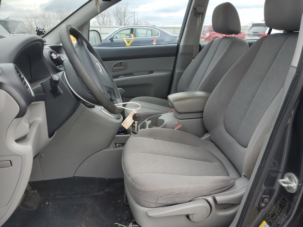 2008 KIA RONDO