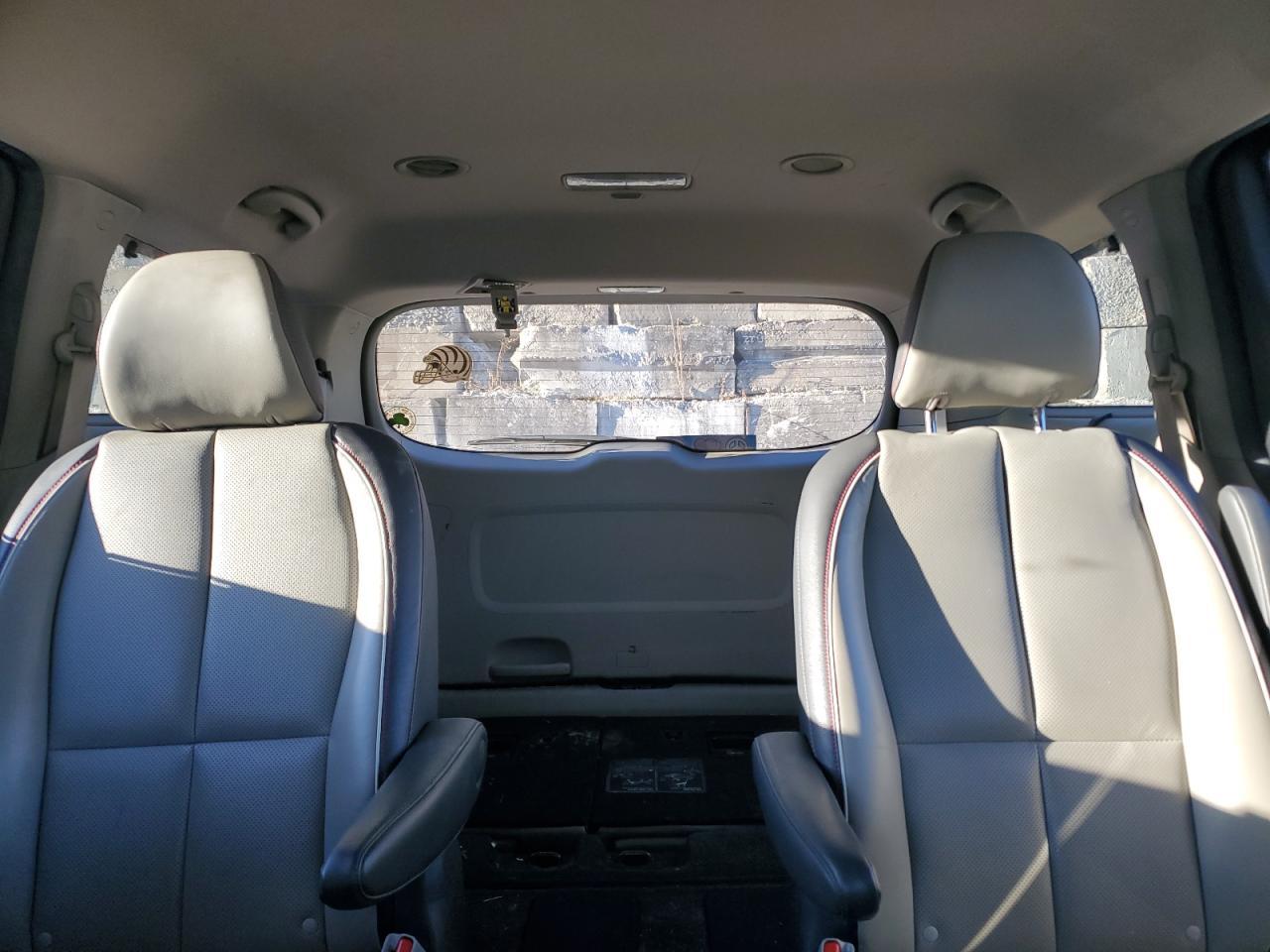 2017 KIA SEDONA