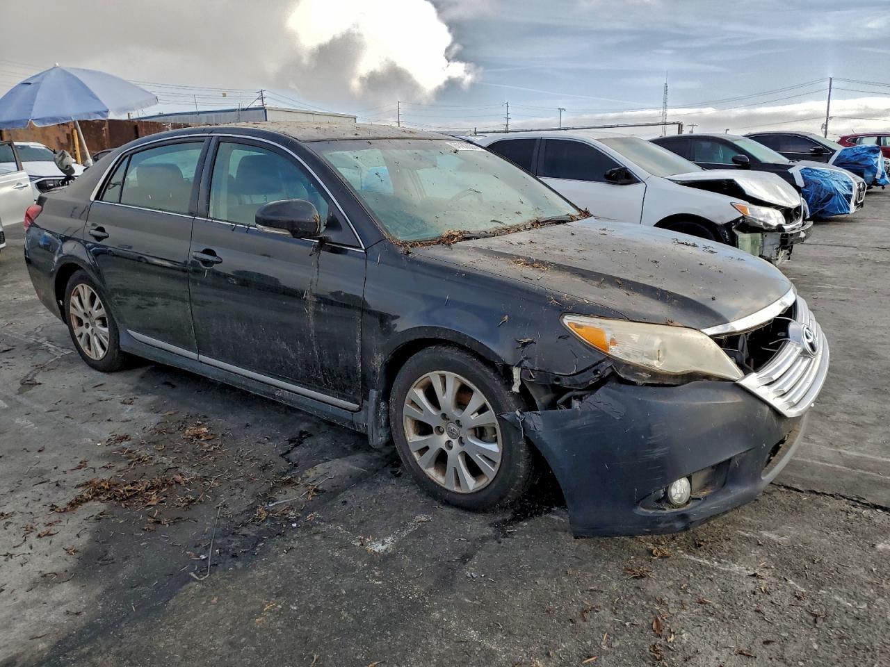 2011 TOYOTA Avalon