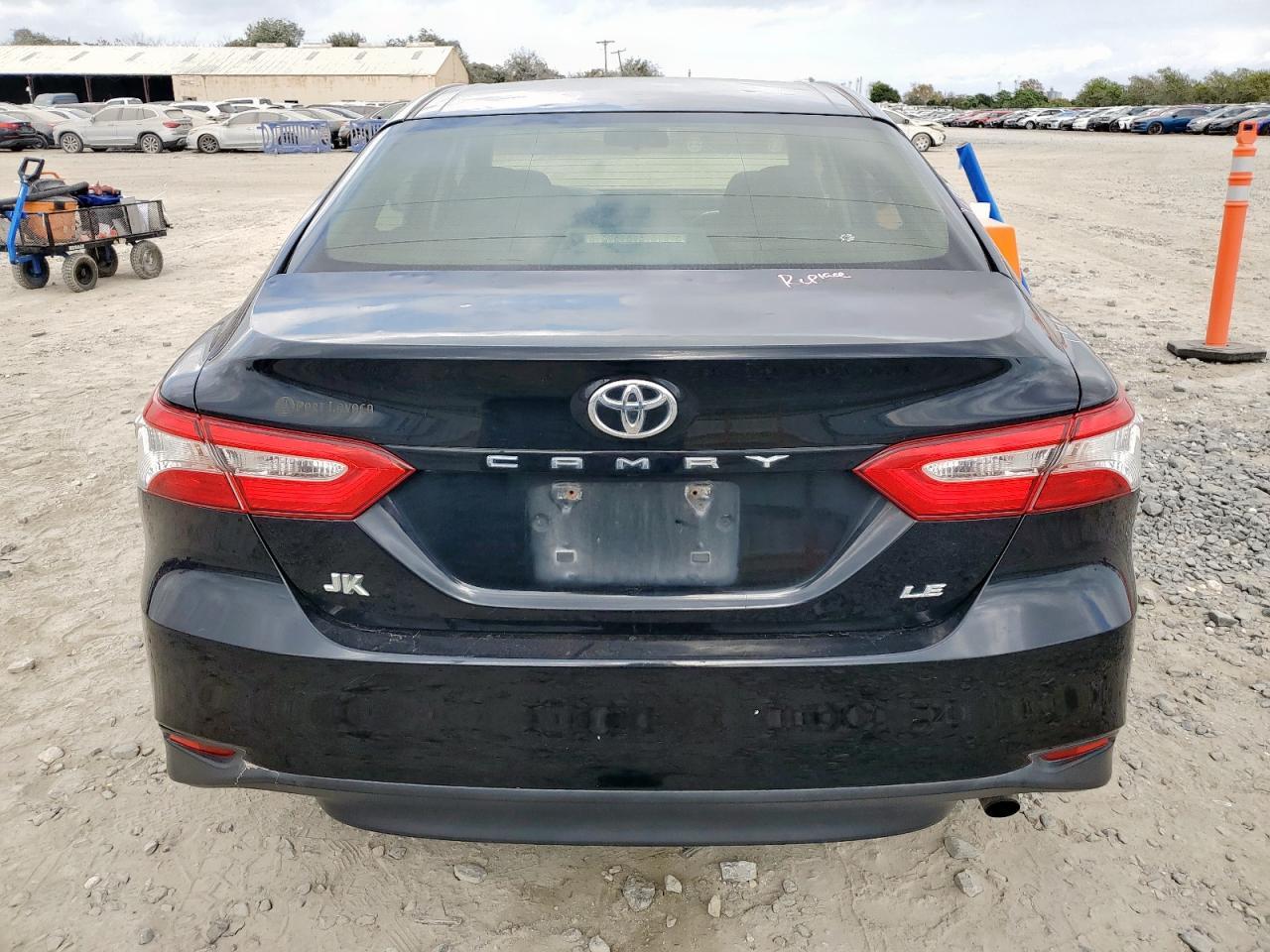 2018 TOYOTA CAMRY