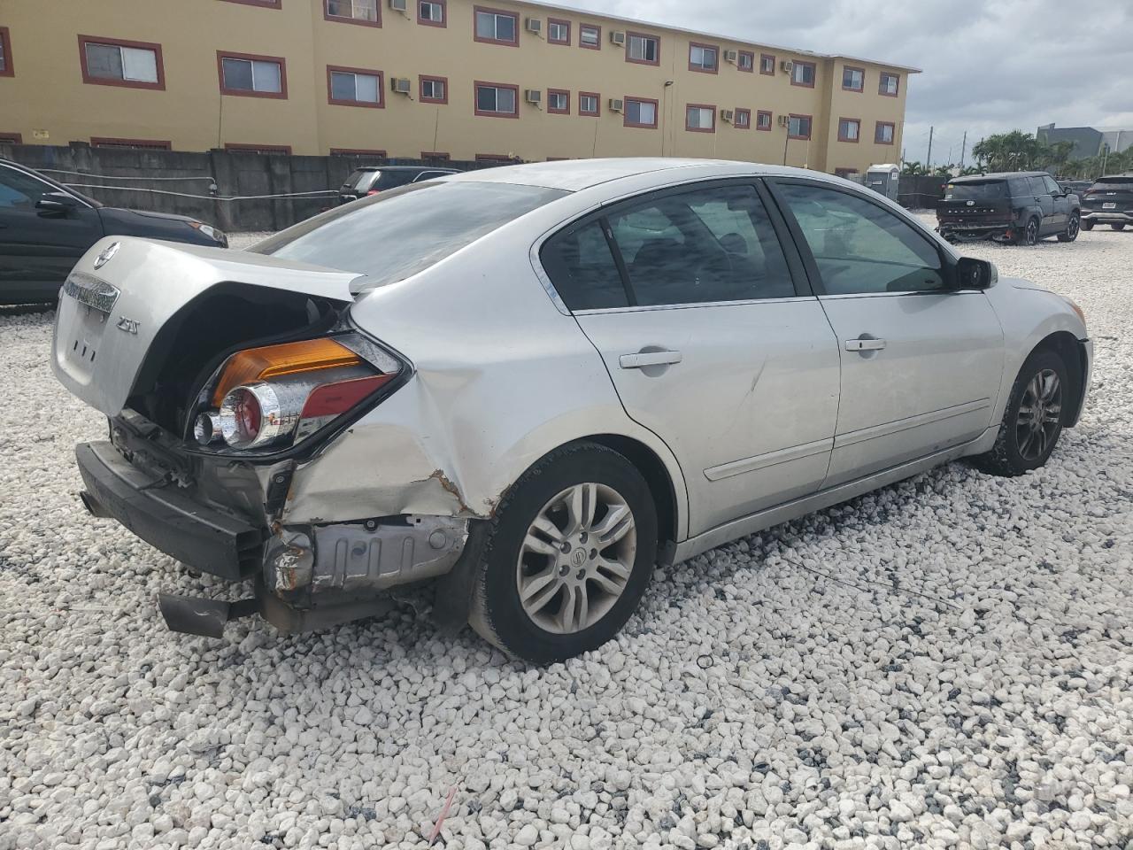 2010 NISSAN ALTIMA