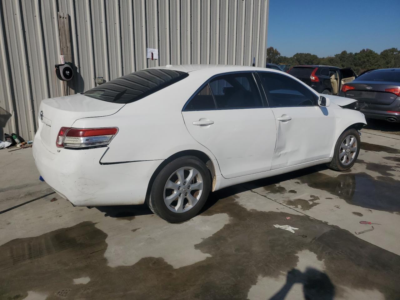 2011 TOYOTA CAMRY