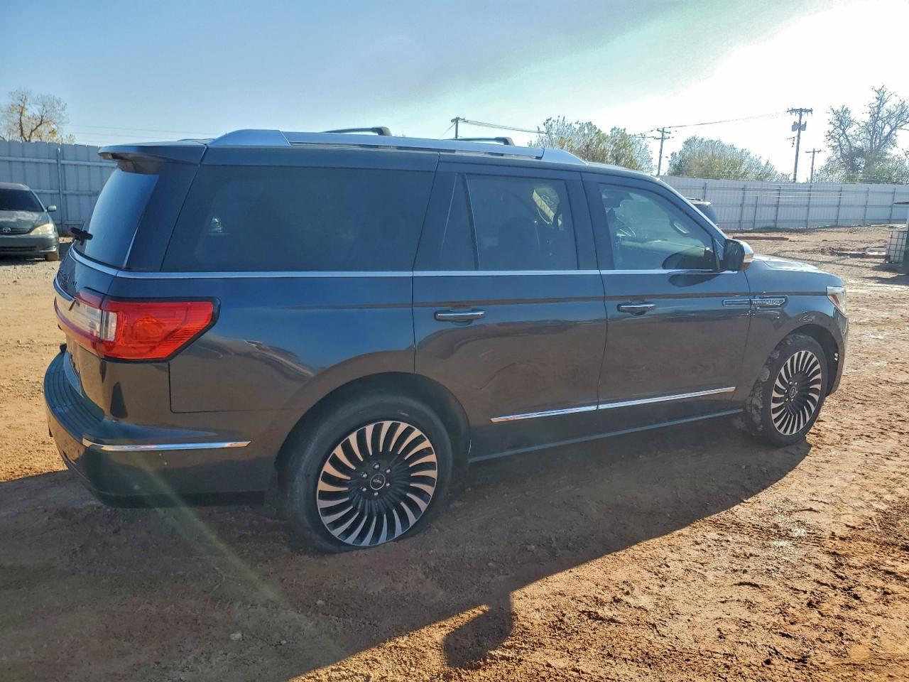 2021 LINCOLN Navigator