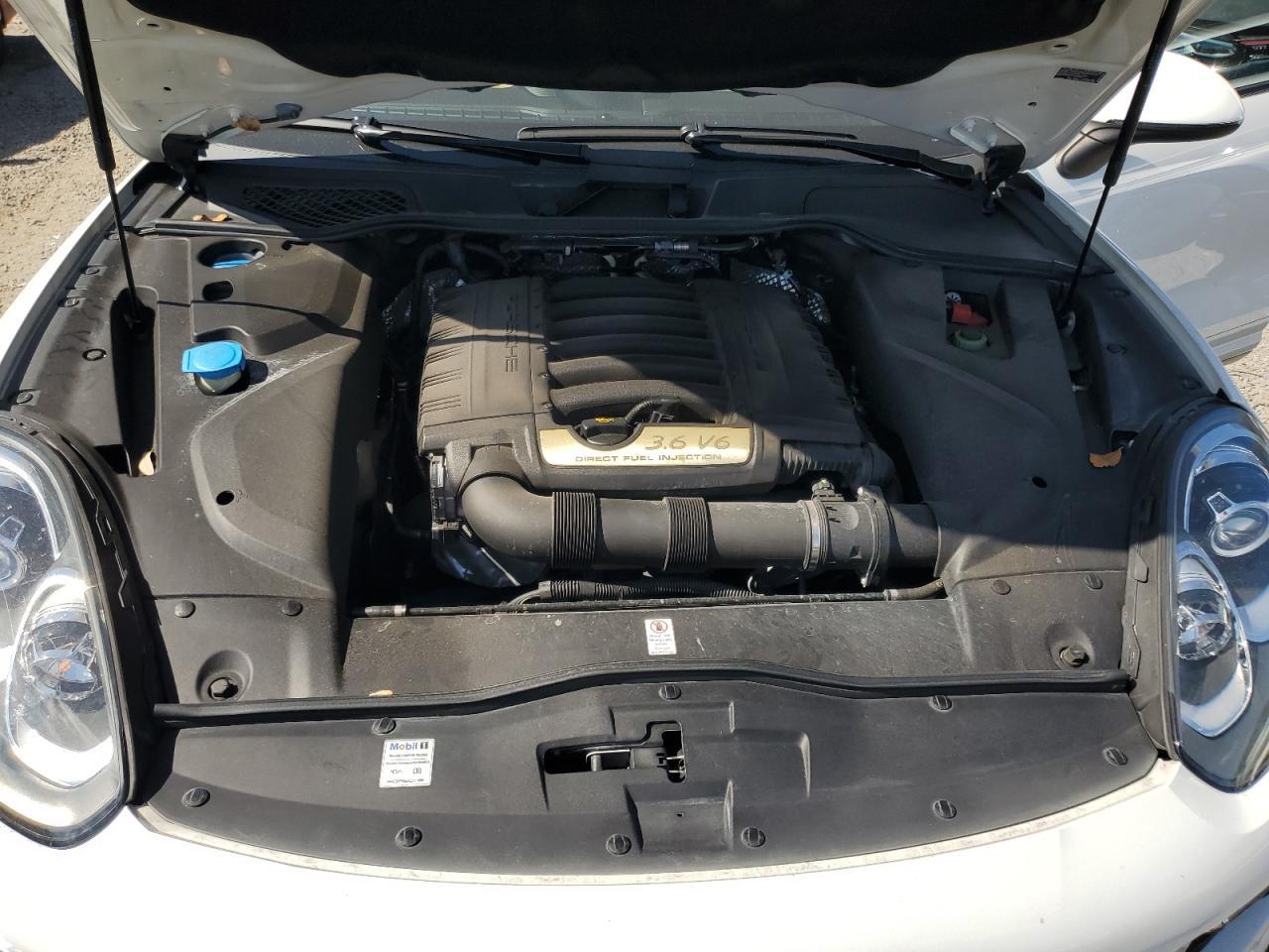 2018 PORSCHE CAYENNE