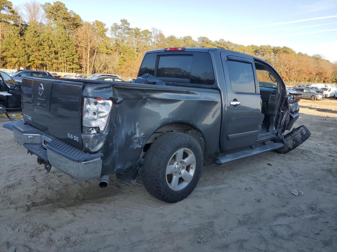 2005 NISSAN Titan