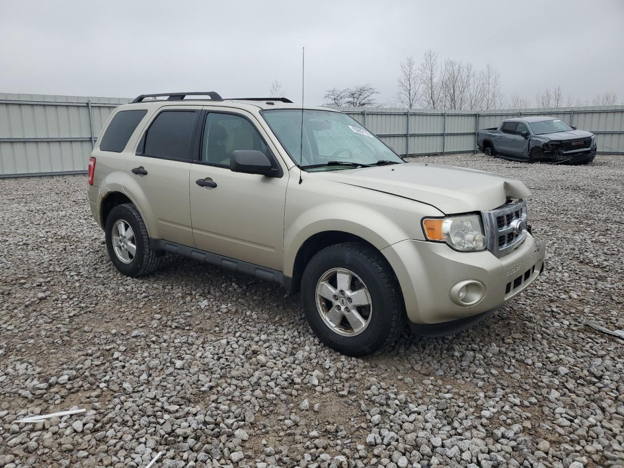 2010 FORD ESCAPE