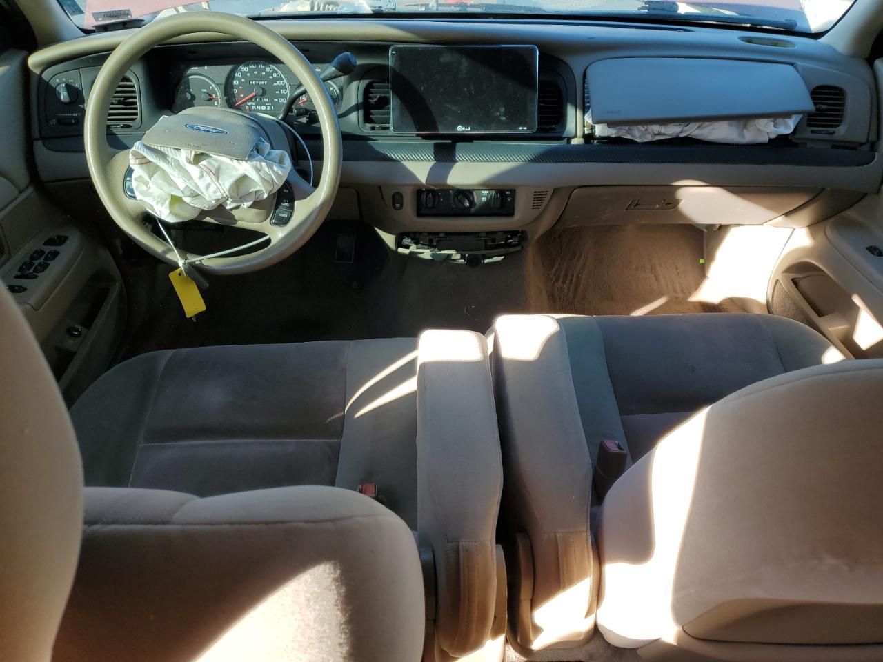 2004 FORD Crown Victoria