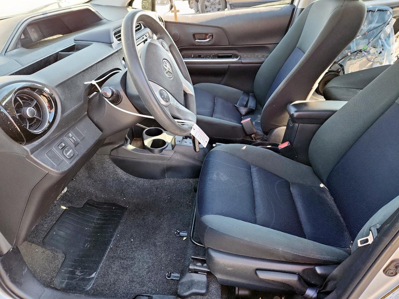 2015 TOYOTA Prius c