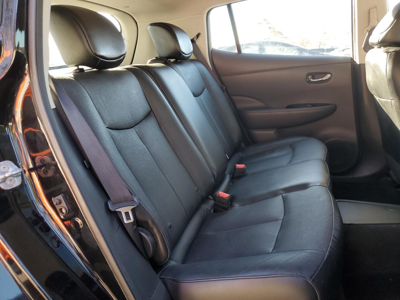 2016 NISSAN LEAF